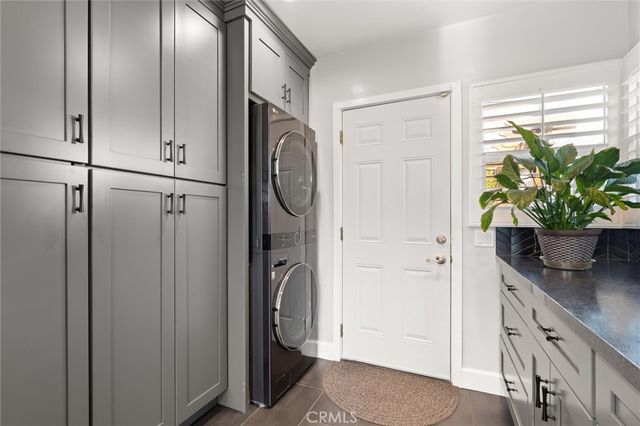 3903 W 59th Place, Los Angeles, CA 90043