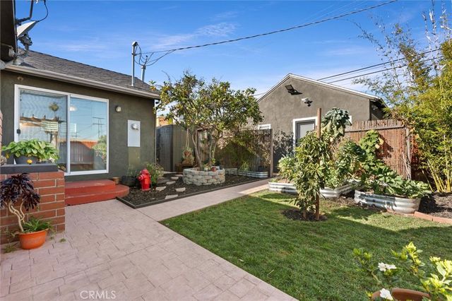 3903 W 59th Place, Los Angeles, CA 90043