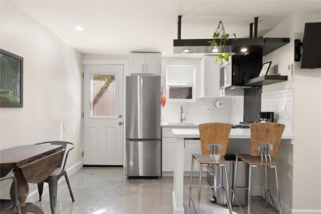 3903 W 59th Place, Los Angeles, CA 90043