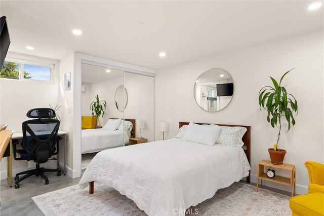 3903 W 59th Place, Los Angeles, CA 90043