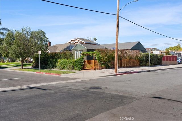 3903 W 59th Place, Los Angeles, CA 90043