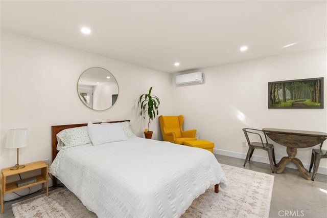 3903 W 59th Place, Los Angeles, CA 90043