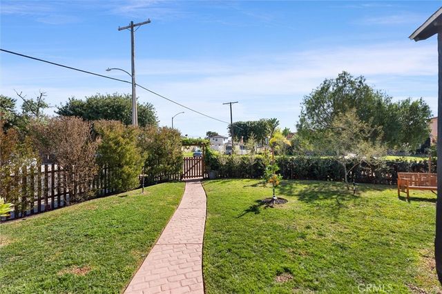 3903 W 59th Place, Los Angeles, CA 90043
