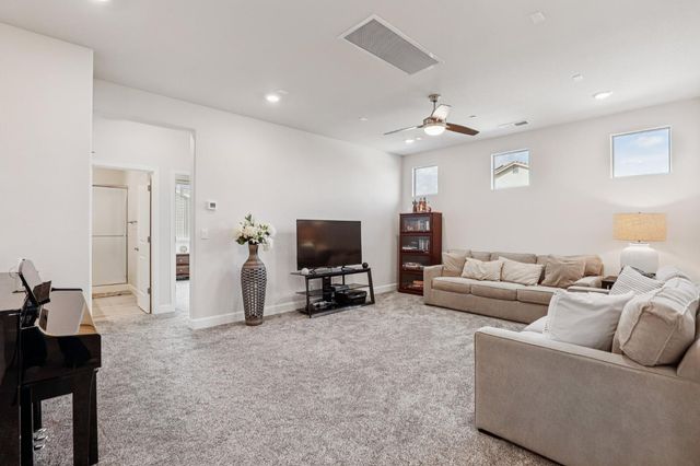 2823 Broken Bit Ln, Rocklin, CA 95765