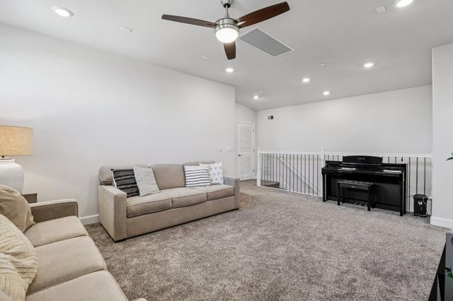 2823 Broken Bit Ln, Rocklin, CA 95765