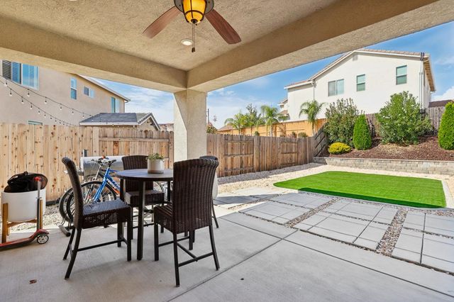 2823 Broken Bit Ln, Rocklin, CA 95765