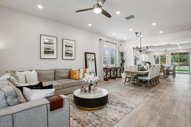 2823 Broken Bit Ln, Rocklin, CA 95765