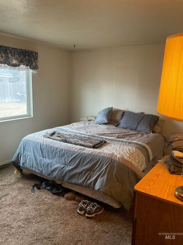 1166 Starfire St, Twin Falls, ID 83301