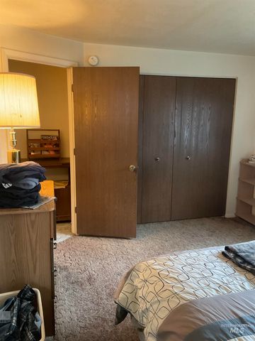 1166 Starfire St, Twin Falls, ID 83301