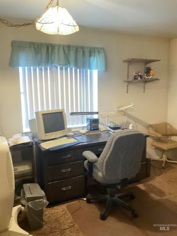 1166 Starfire St, Twin Falls, ID 83301