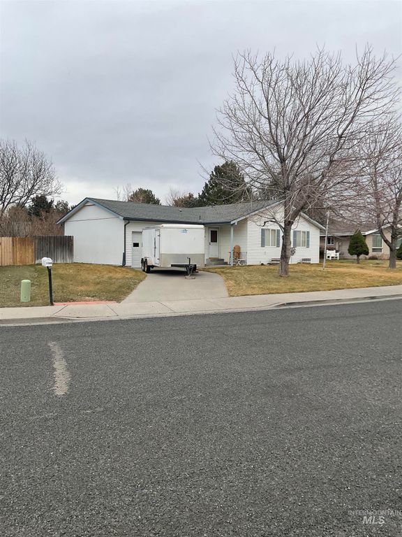 1166 Starfire St, Twin Falls, ID 83301