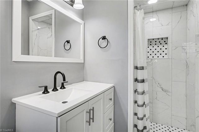 204 N Gurney Street, Burlington, NC 27215