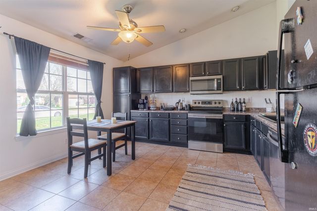 6281 Bryanna Court, Newburgh, IN 47630