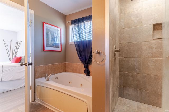 6281 Bryanna Court, Newburgh, IN 47630