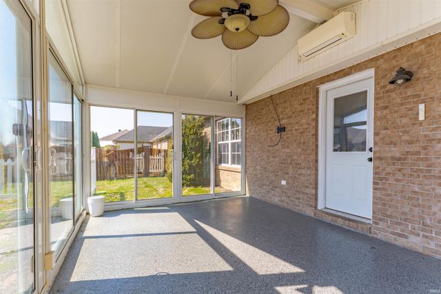 6281 Bryanna Court, Newburgh, IN 47630