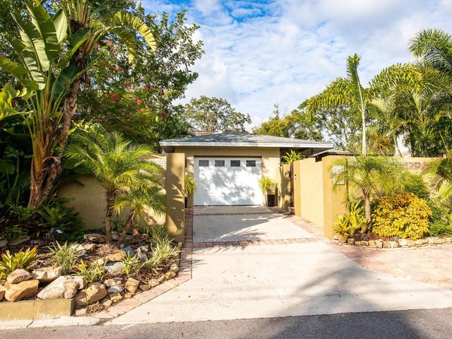 1737 BAY STREET, Sarasota, FL 34236