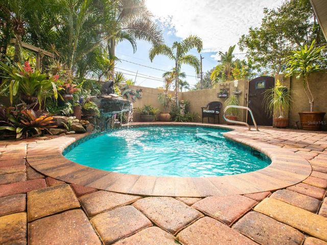 1737 BAY STREET, Sarasota, FL 34236