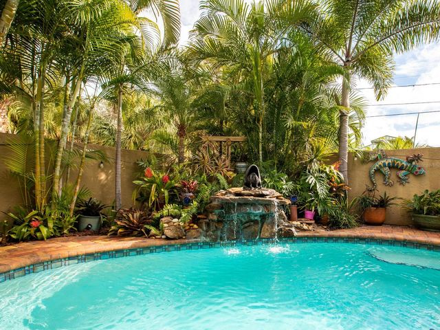 1737 BAY STREET, Sarasota, FL 34236