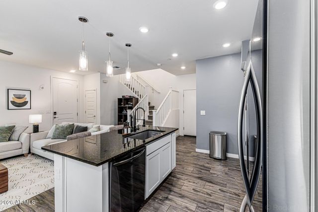 2736 S CAVALIER Drive 101, Gilbert, AZ 85295