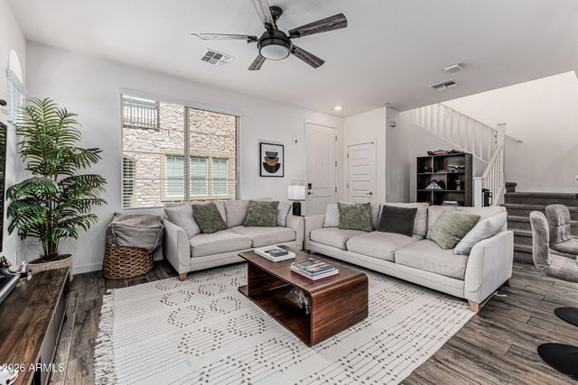 2736 S CAVALIER Drive 101, Gilbert, AZ 85295