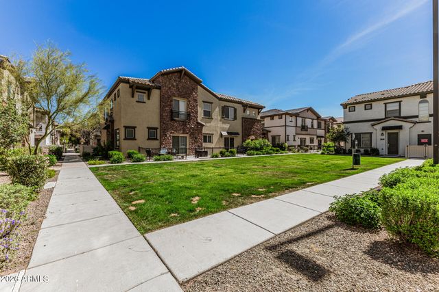 2736 S CAVALIER Drive 101, Gilbert, AZ 85295