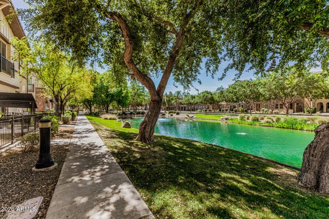 2736 S CAVALIER Drive 101, Gilbert, AZ 85295