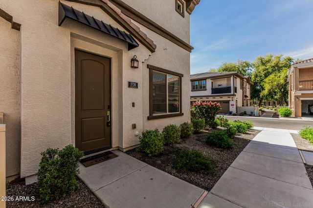 2736 S CAVALIER Drive 101, Gilbert, AZ 85295