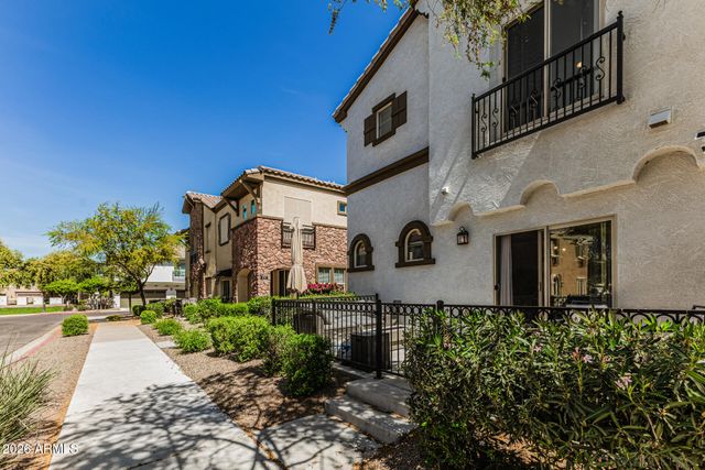 2736 S CAVALIER Drive 101, Gilbert, AZ 85295