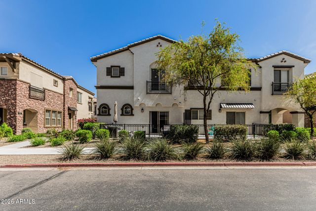 2736 S CAVALIER Drive 101, Gilbert, AZ 85295