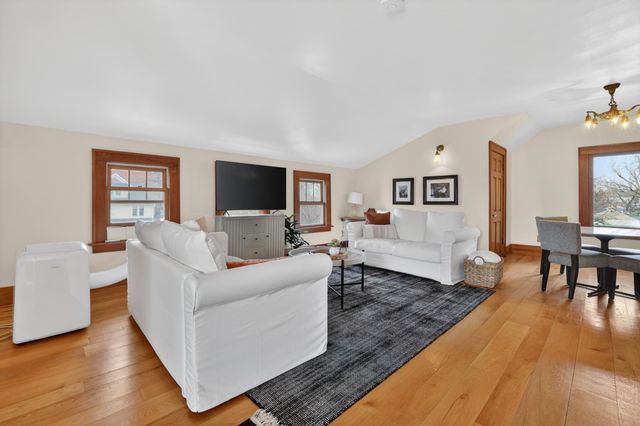 20 11th Avenue NW, Rochester, MN 55901