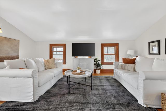 20 11th Avenue NW, Rochester, MN 55901