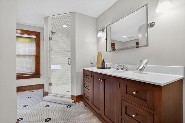 20 11th Avenue NW, Rochester, MN 55901