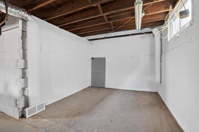 20 11th Avenue NW, Rochester, MN 55901