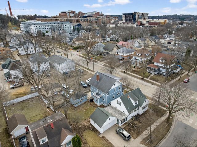 20 11th Avenue NW, Rochester, MN 55901