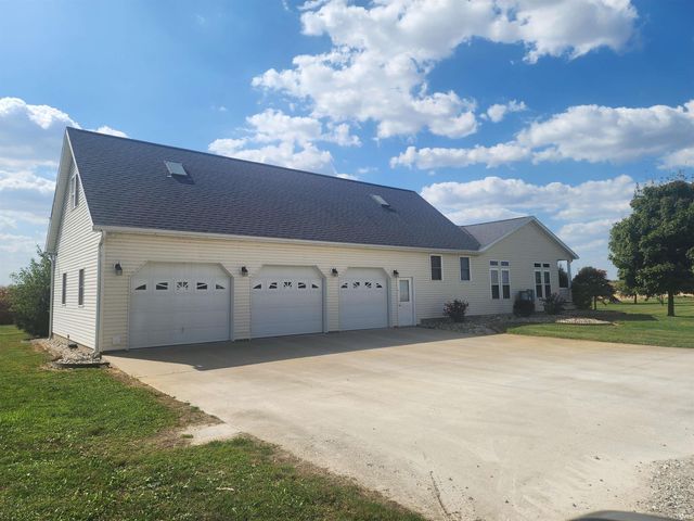 3702 N Vash Road, Bruceville, IN 47516