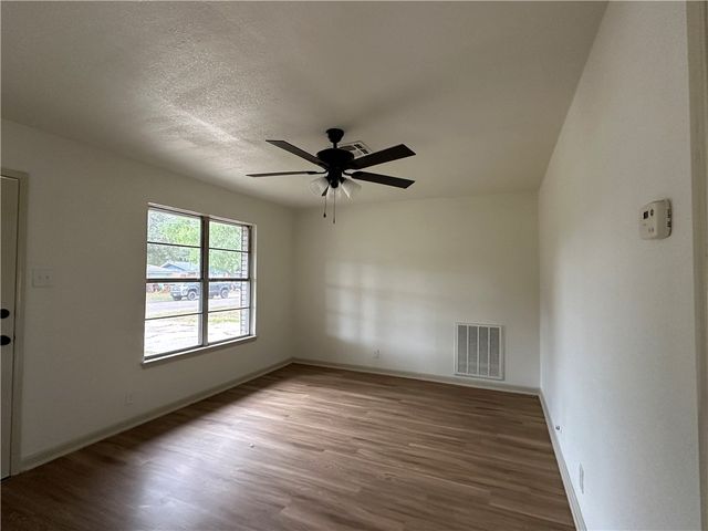 129 N Janin, Portland, TX 78374
