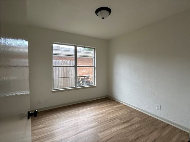 129 N Janin, Portland, TX 78374