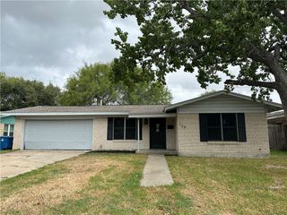 129 N Janin, Portland, TX 78374