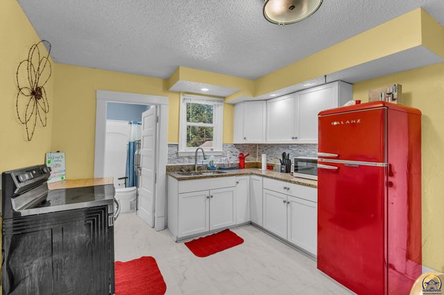 1508 SW High AVE, Topeka, KS 66604