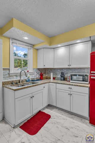1508 SW High AVE, Topeka, KS 66604