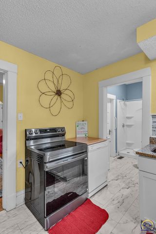 1508 SW High AVE, Topeka, KS 66604
