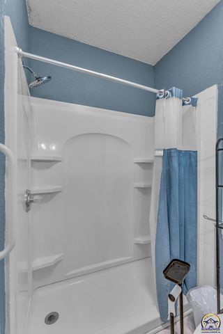 1508 SW High AVE, Topeka, KS 66604