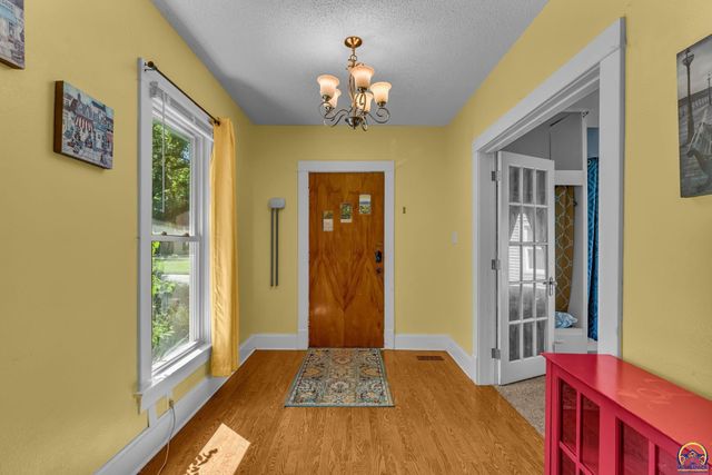 1508 SW High AVE, Topeka, KS 66604