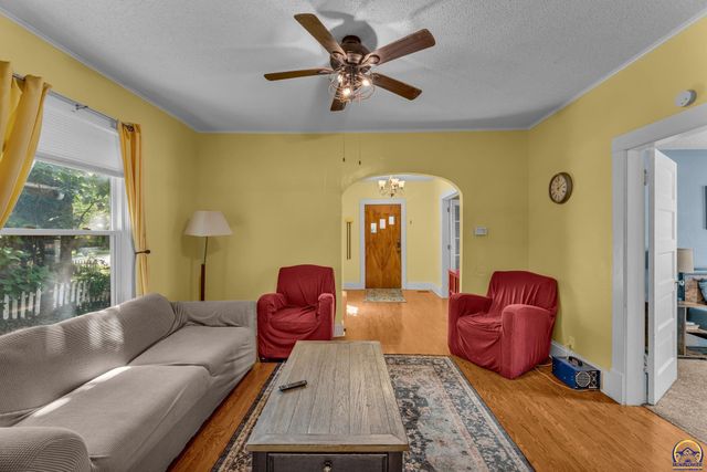1508 SW High AVE, Topeka, KS 66604