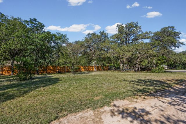 8802 Leo ST, Austin, TX 78745