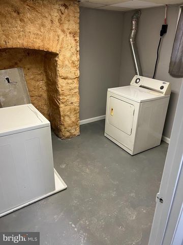 2213 BROOKFIELD AVE, Baltimore, MD 21217