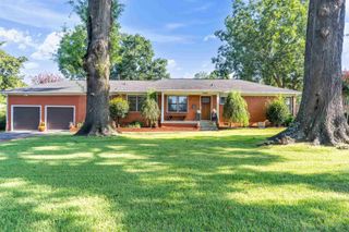 4988 FAIRFIELD CIR, Memphis, TN 38117