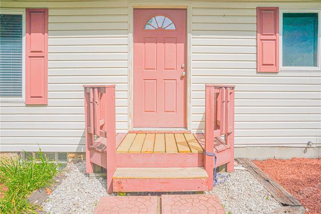 3886 Darlington Rd, Darlngtn Twp, PA 16115