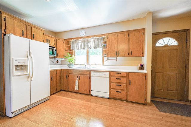 3886 Darlington Rd, Darlngtn Twp, PA 16115