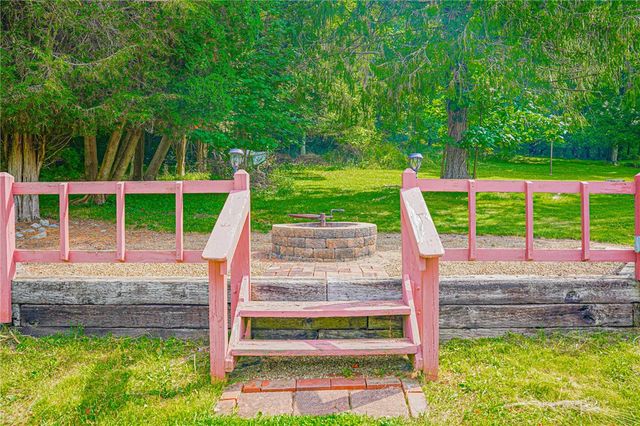 3886 Darlington Rd, Darlngtn Twp, PA 16115